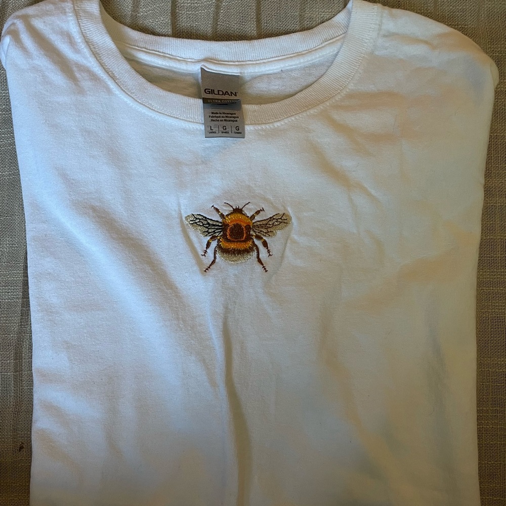 Little bee tee